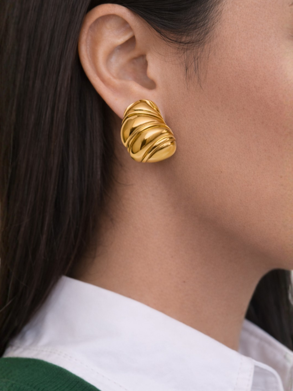 Croiss Earrings in Gold-Finished